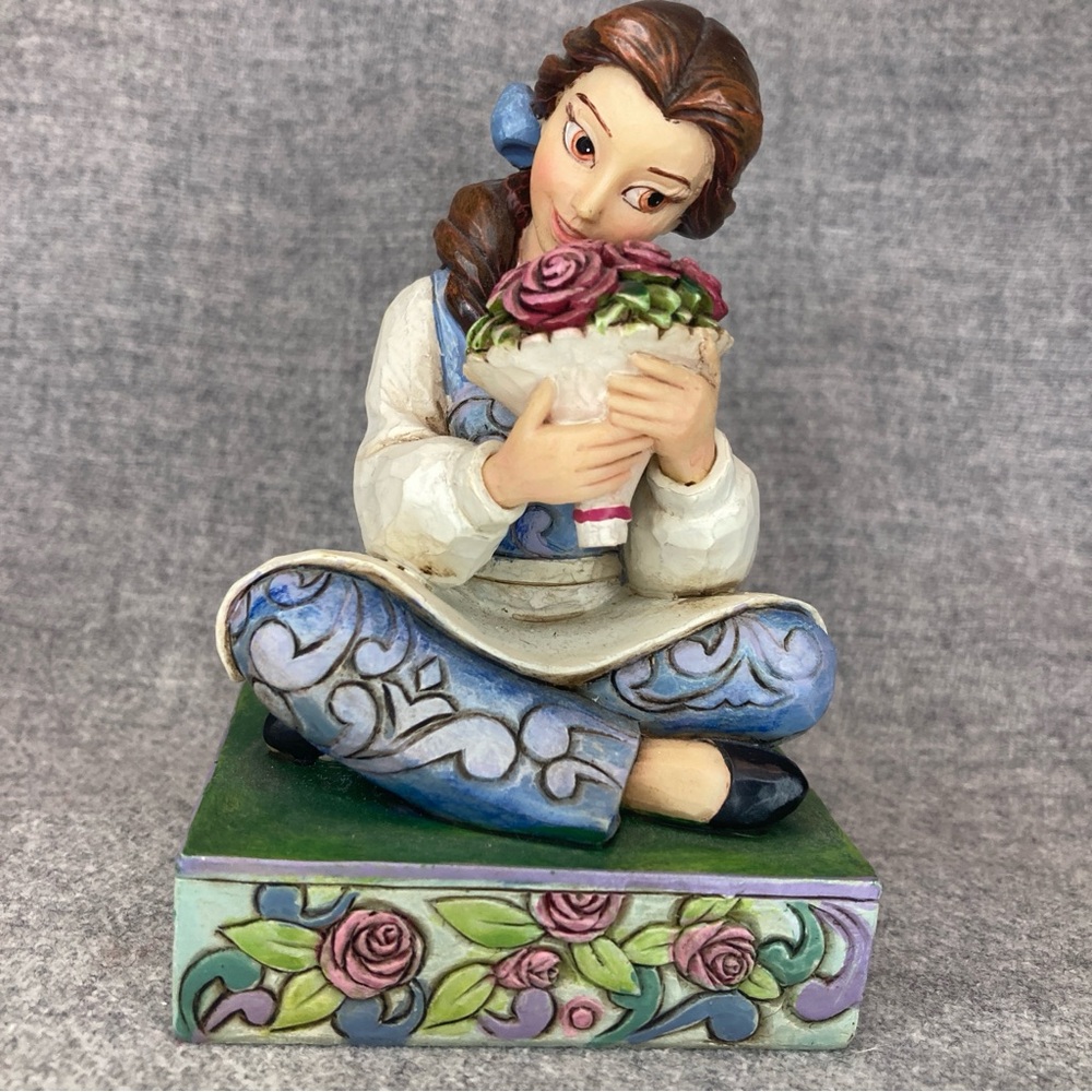 Disney Traditions Jim Shore Beautiful Belle Figure Showcase Collection 4023532